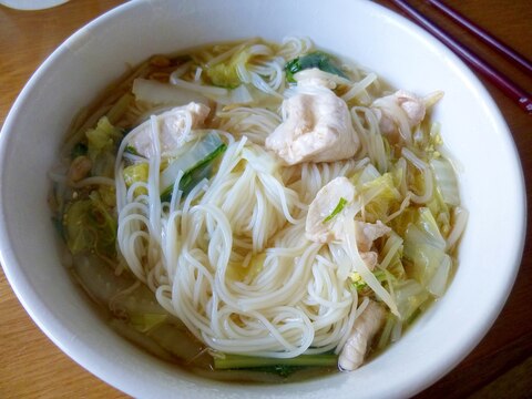 豚肉と白菜、もやし入りにゅう麺